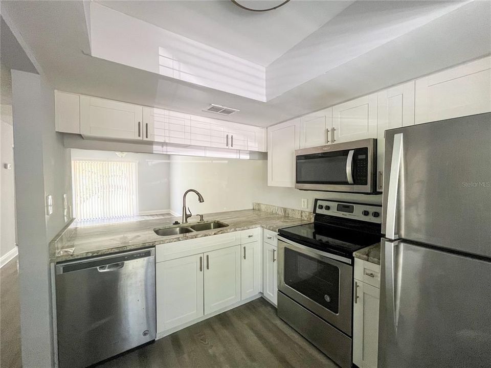 Active With Contract: $1,450 (2 beds, 2 baths, 879 Square Feet)