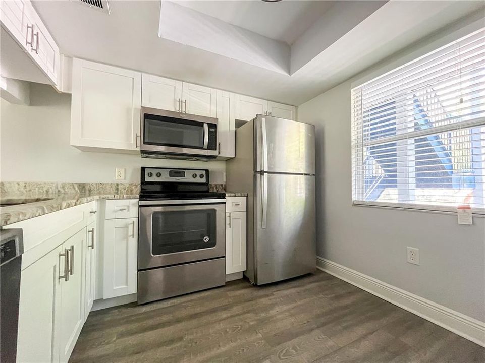 Active With Contract: $1,450 (2 beds, 2 baths, 879 Square Feet)