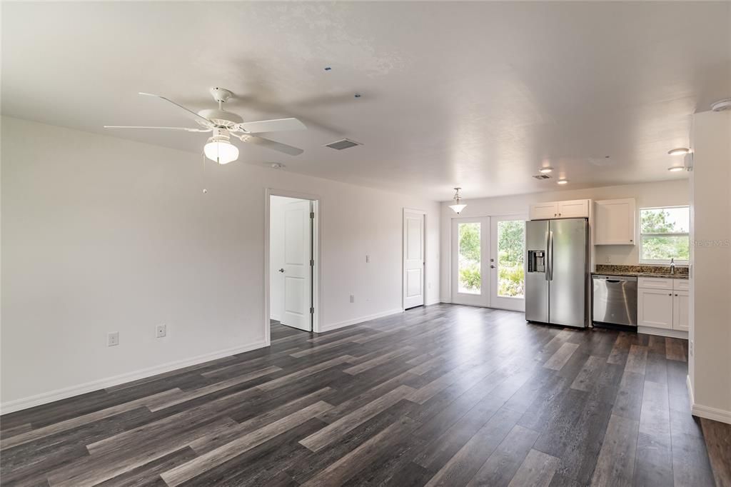 Active With Contract: $285,000 (3 beds, 2 baths, 1228 Square Feet)