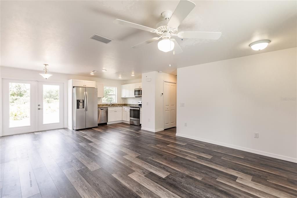 Active With Contract: $285,000 (3 beds, 2 baths, 1228 Square Feet)