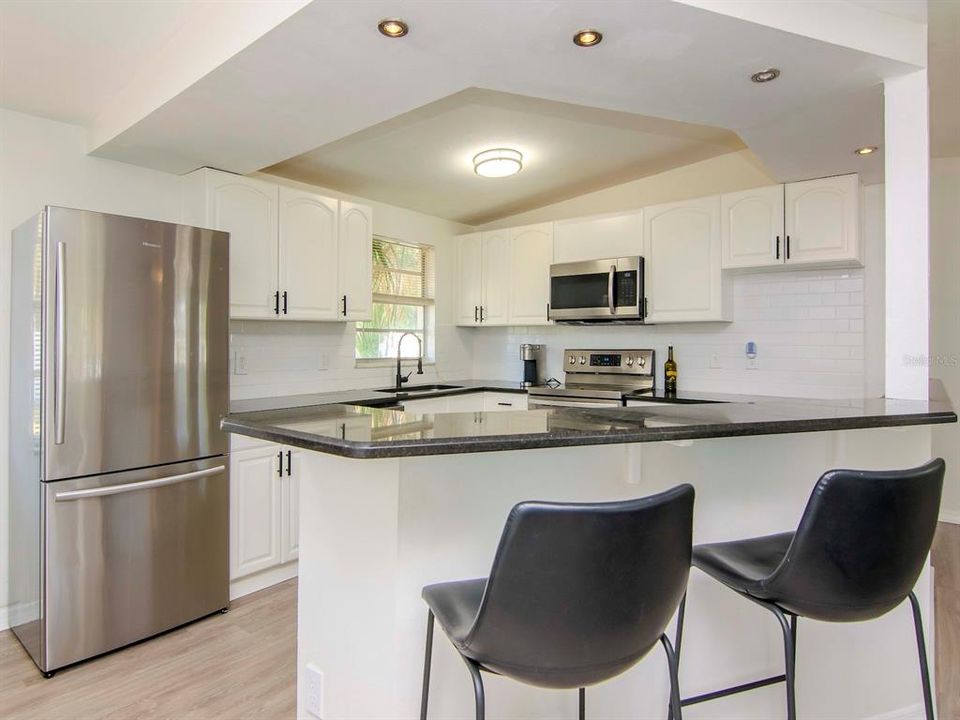 For Sale: $450,000 (3 beds, 2 baths, 1220 Square Feet)