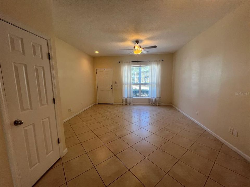 For Rent: $1,750 (2 beds, 2 baths, 1074 Square Feet)