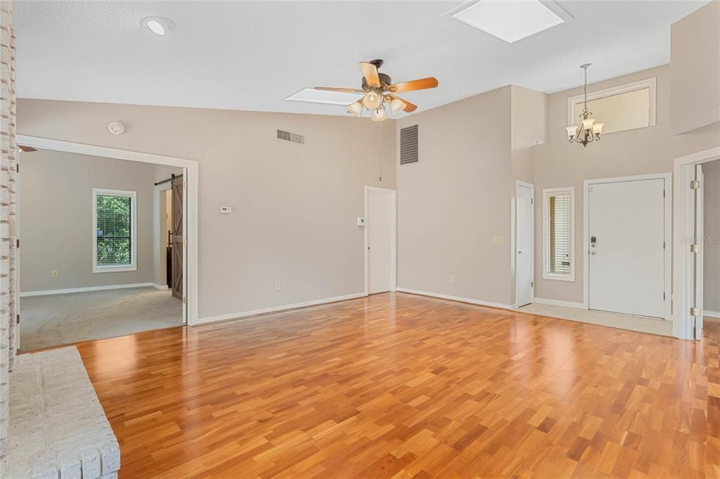 Active With Contract: $419,000 (3 beds, 2 baths, 1474 Square Feet)