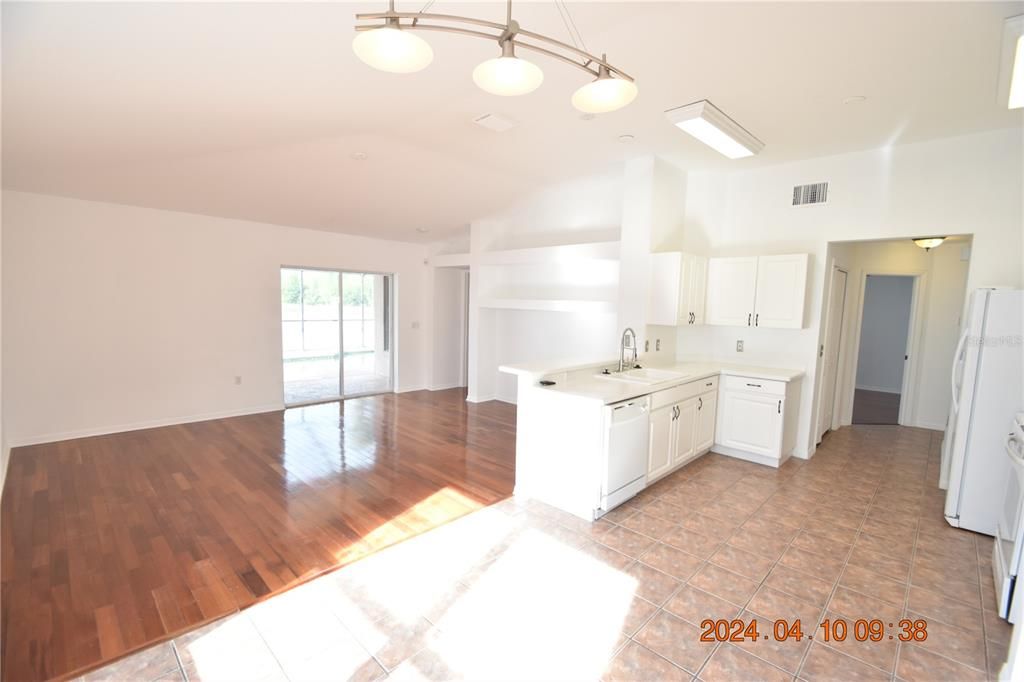 Active With Contract: $2,495 (3 beds, 2 baths, 1854 Square Feet)