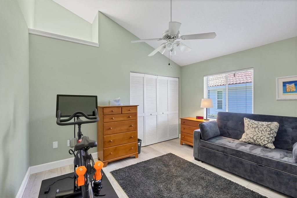 Active With Contract: $600,000 (3 beds, 2 baths, 1950 Square Feet)