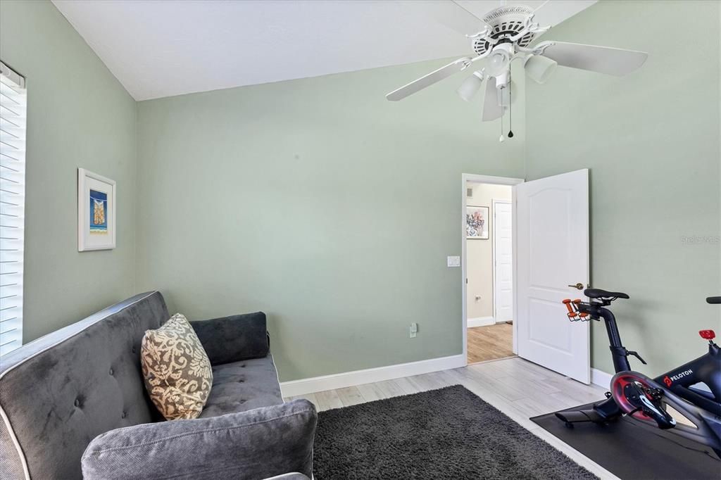 Active With Contract: $600,000 (3 beds, 2 baths, 1950 Square Feet)