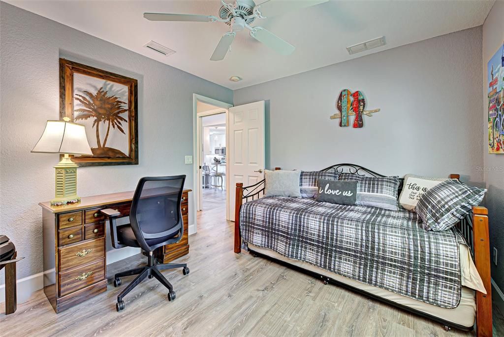 Active With Contract: $475,000 (3 beds, 2 baths, 1713 Square Feet)