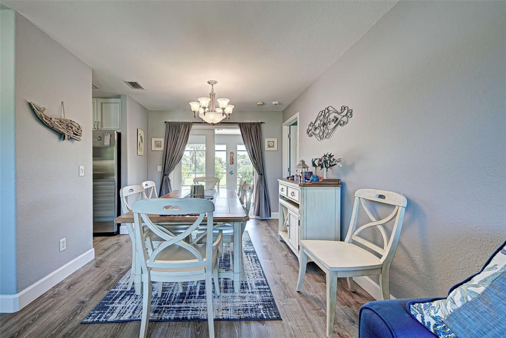 Active With Contract: $475,000 (3 beds, 2 baths, 1713 Square Feet)