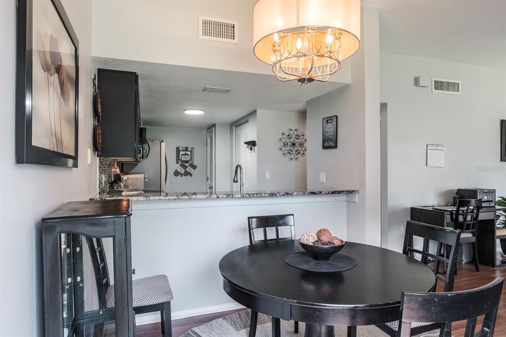 Active With Contract: $245,000 (2 beds, 2 baths, 1045 Square Feet)