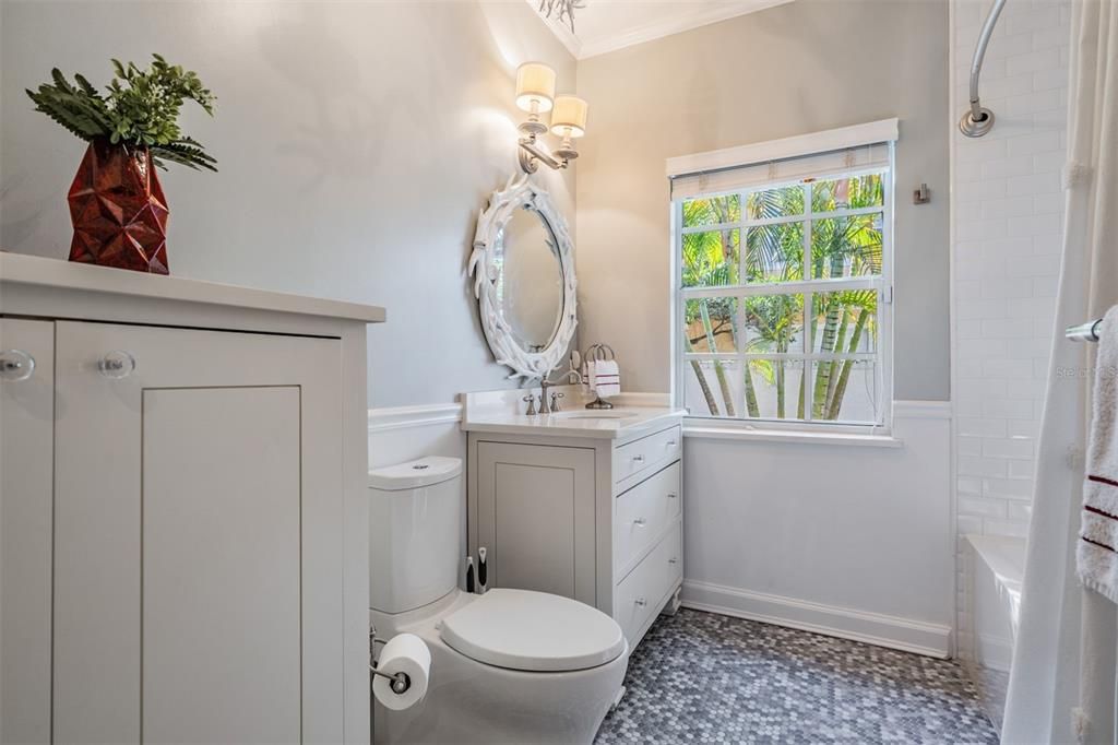 Recently Sold: $2,395,000 (3 beds, 3 baths, 2579 Square Feet)