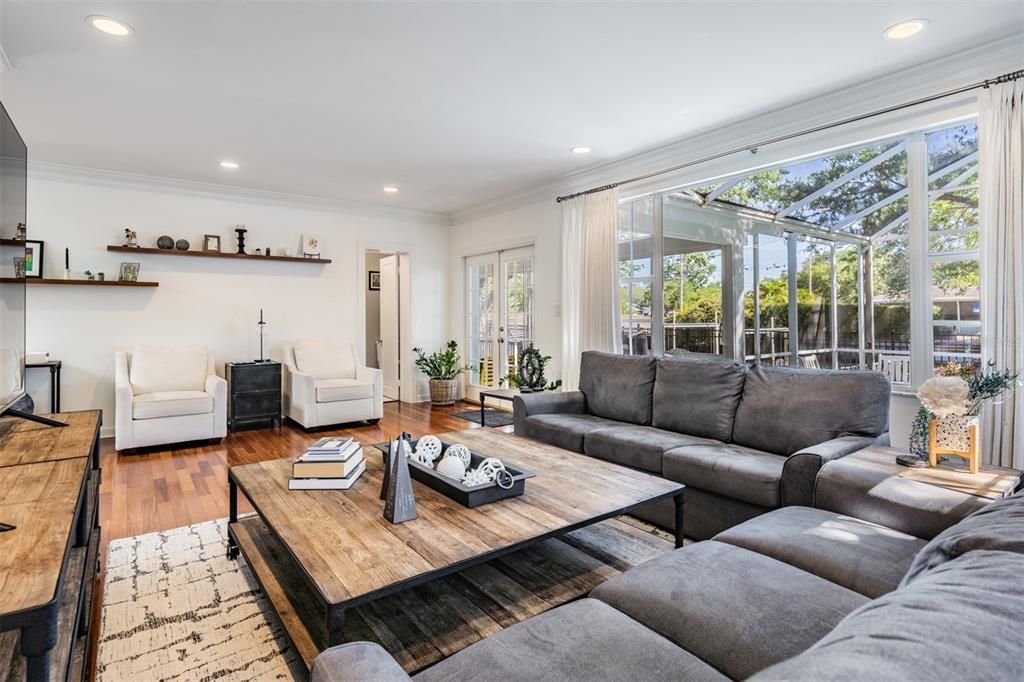 Recently Sold: $2,395,000 (3 beds, 3 baths, 2579 Square Feet)