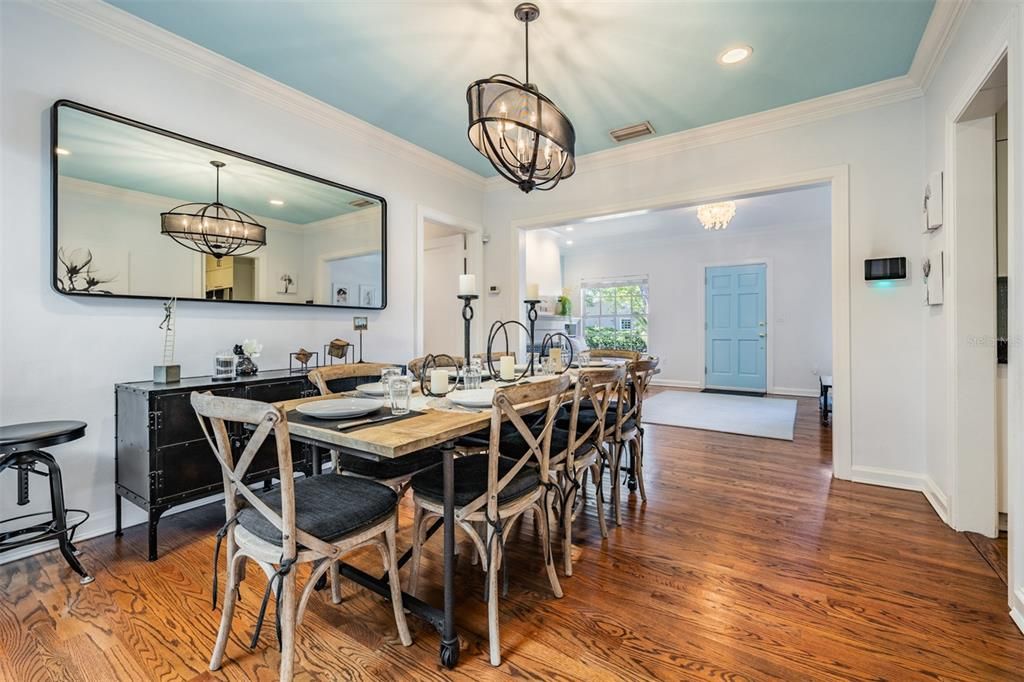 Recently Sold: $2,395,000 (3 beds, 3 baths, 2579 Square Feet)