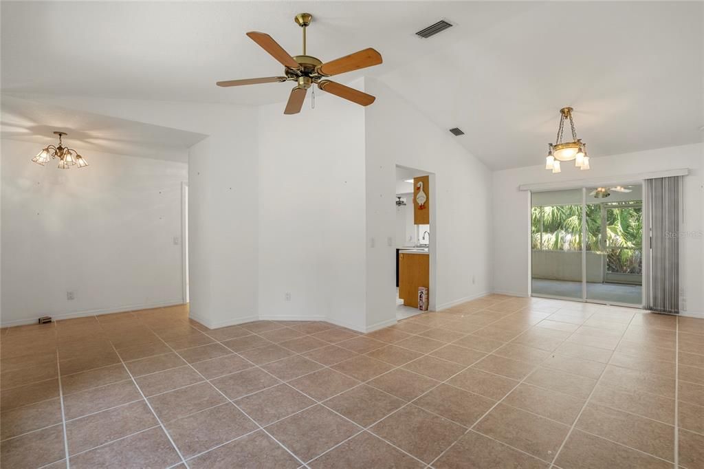 Active With Contract: $270,000 (3 beds, 2 baths, 1581 Square Feet)