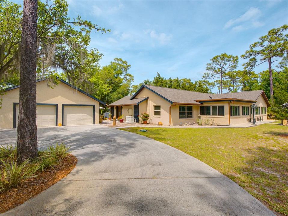 For Sale: $1,200,000 (3 beds, 2 baths, 3080 Square Feet)