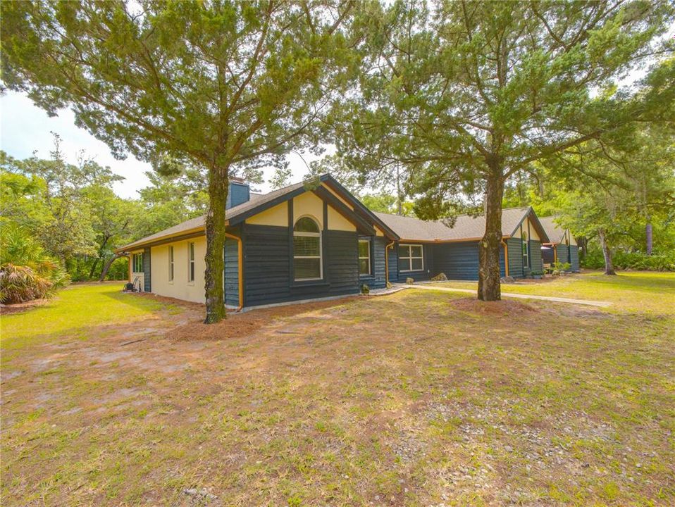 For Sale: $1,200,000 (3 beds, 2 baths, 3080 Square Feet)