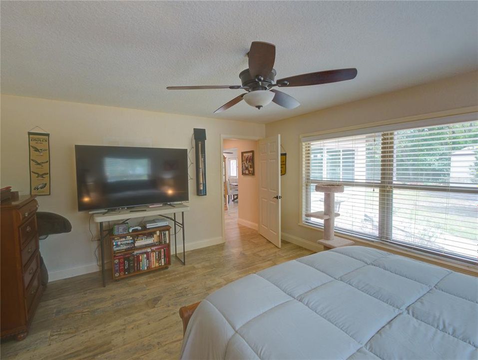 For Sale: $1,300,000 (2 beds, 2 baths, 3080 Square Feet)
