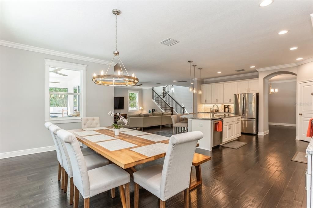 Active With Contract: $1,800,000 (5 beds, 4 baths, 3784 Square Feet)
