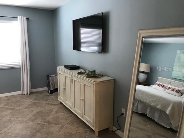 For Rent: $3,900 (2 beds, 2 baths, 1032 Square Feet)