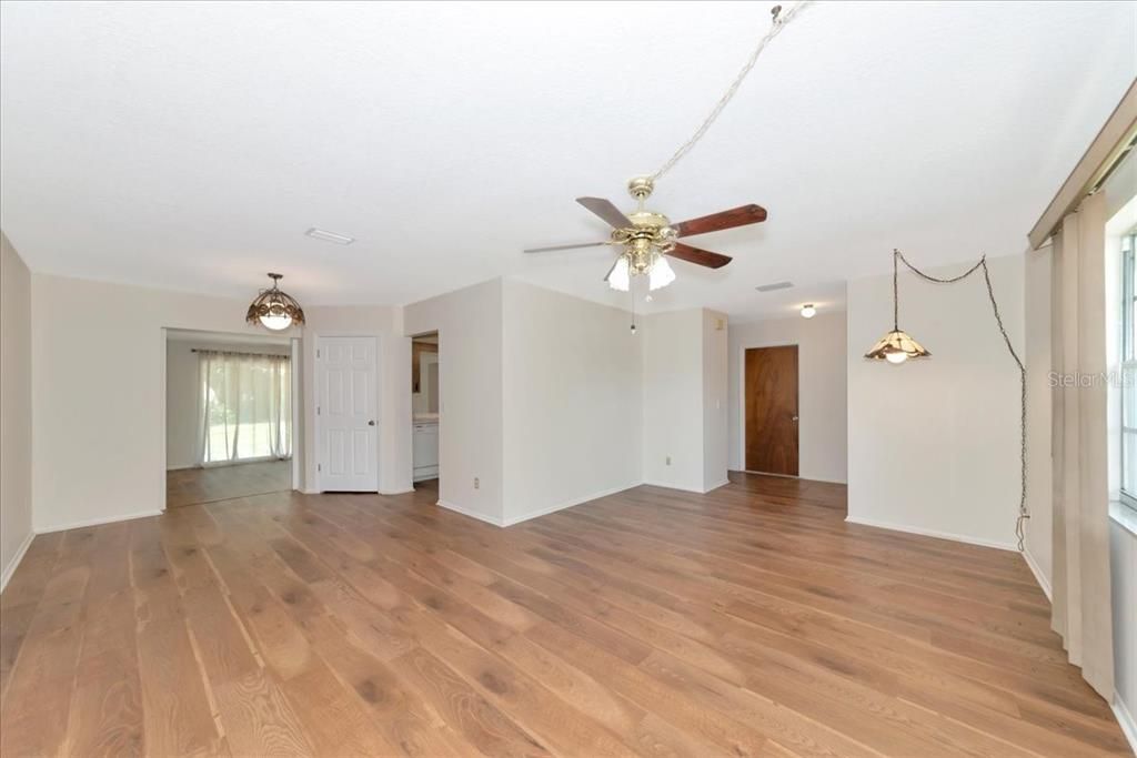 Active With Contract: $495,000 (3 beds, 2 baths, 1976 Square Feet)