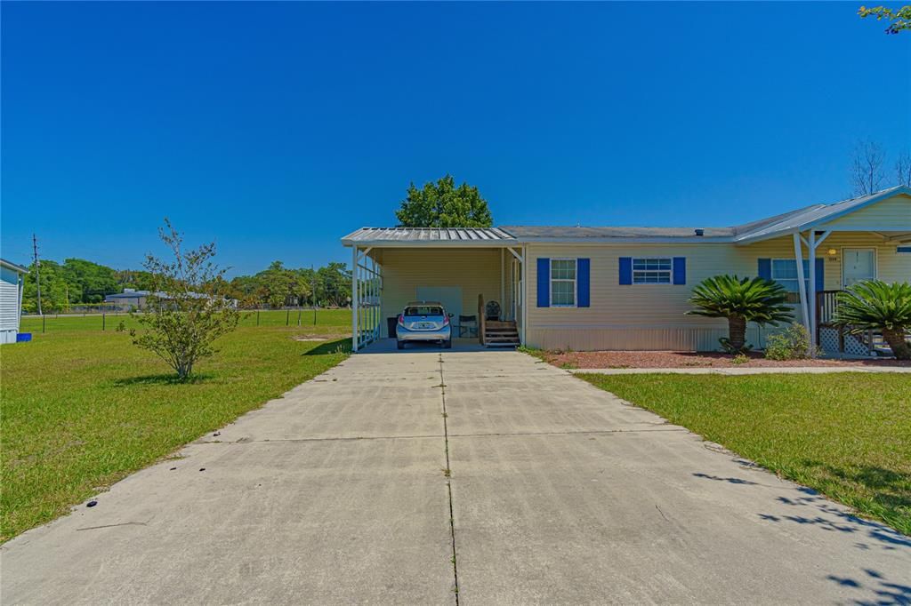 Active With Contract: $157,900 (3 beds, 2 baths, 1152 Square Feet)