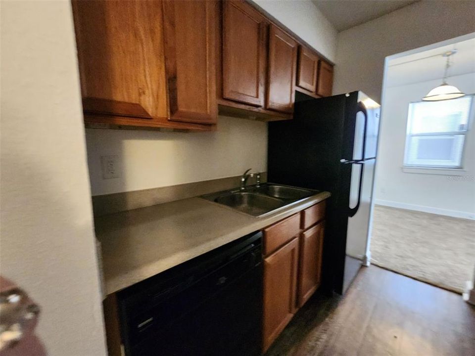 For Sale: $108,000 (1 beds, 1 baths, 620 Square Feet)