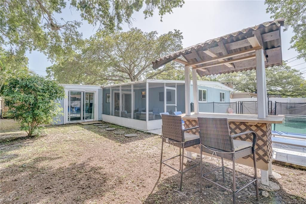 For Sale: $549,900 (4 beds, 2 baths, 1592 Square Feet)