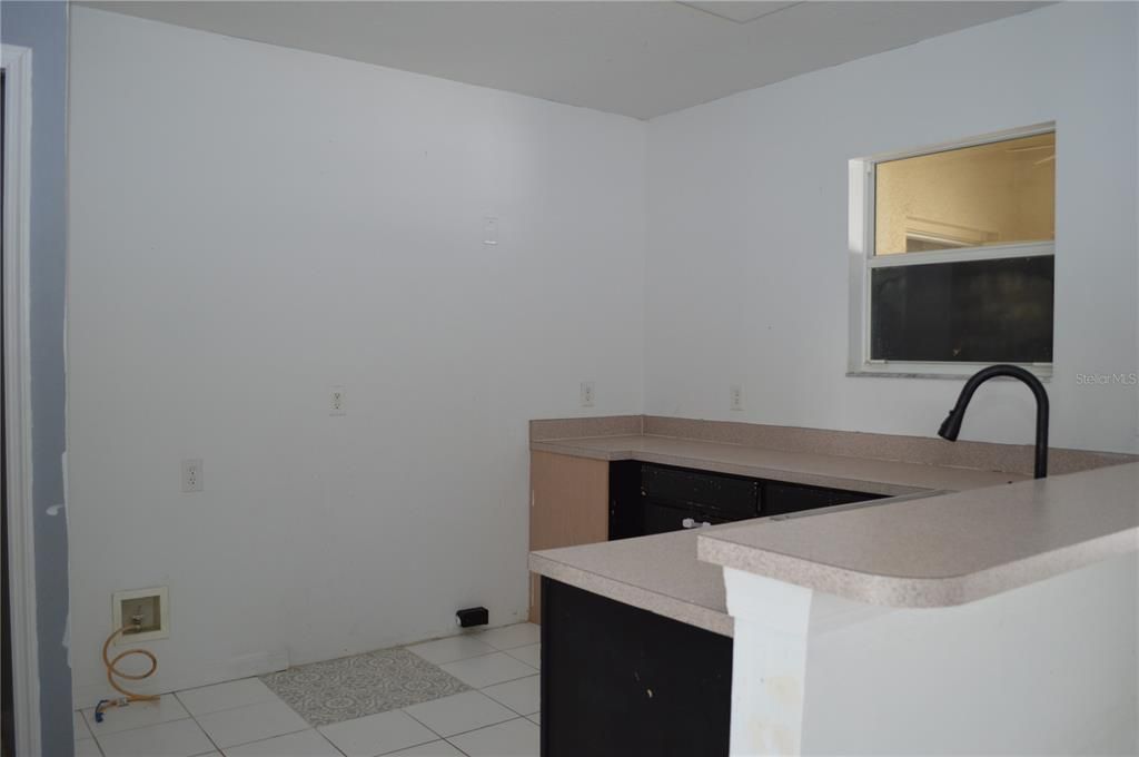 For Sale: $200,000 (2 beds, 2 baths, 1231 Square Feet)