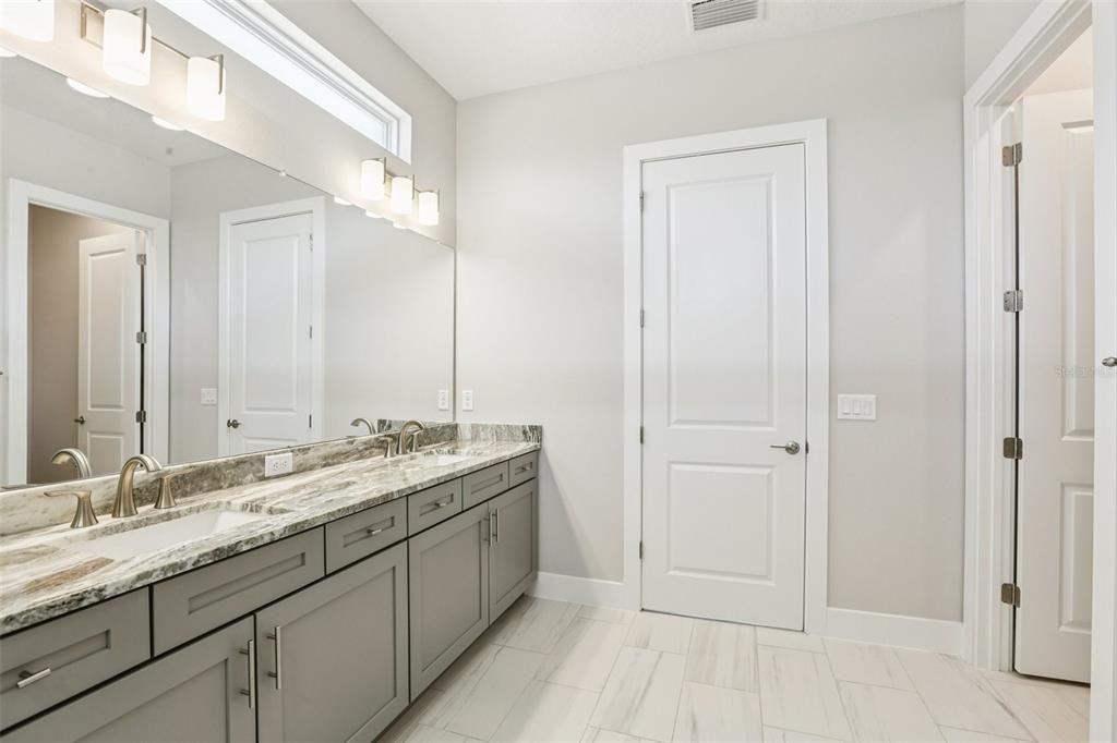 For Sale: $1,049,990 (5 beds, 4 baths, 3272 Square Feet)