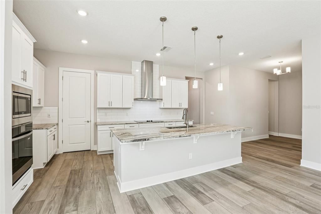 For Sale: $1,049,990 (5 beds, 4 baths, 3272 Square Feet)