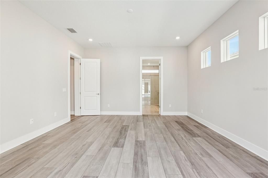 For Sale: $1,049,990 (5 beds, 4 baths, 3272 Square Feet)