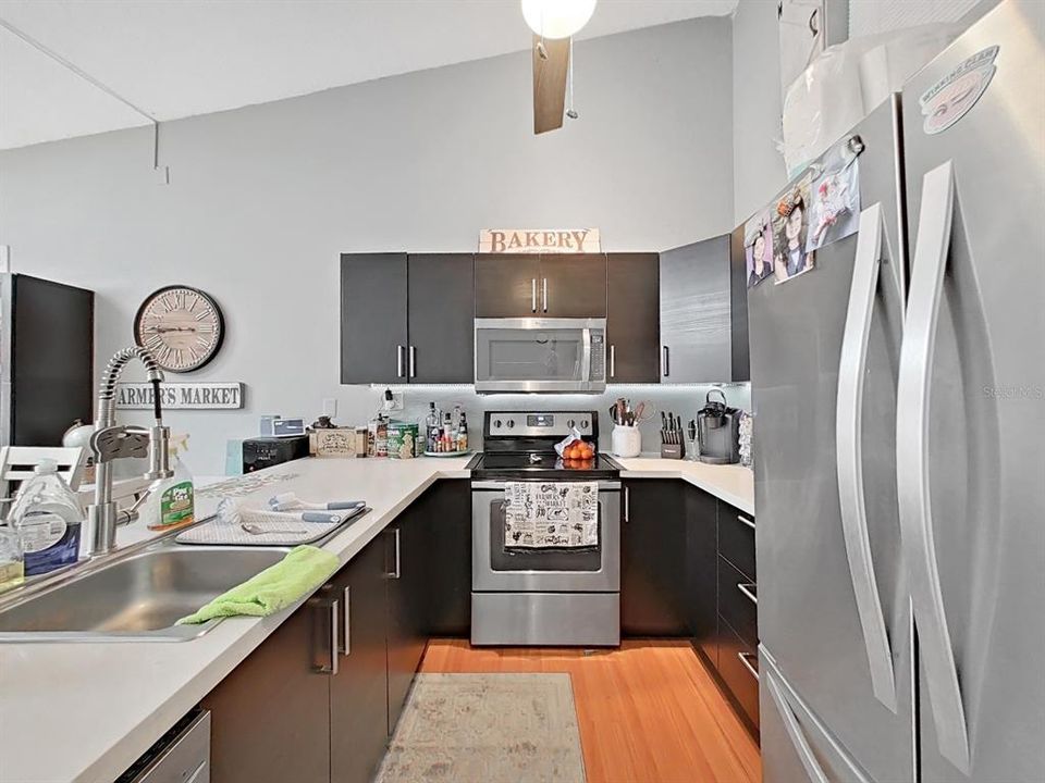 For Sale: $249,900 (2 beds, 2 baths, 1245 Square Feet)