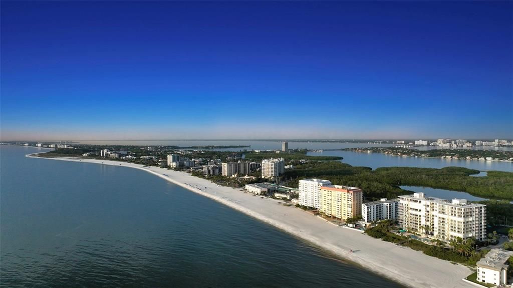 Offers stunning views of the Gulf of Mexico and Sarasota Bay