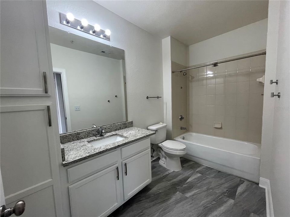For Rent: $2,095 (3 beds, 2 baths, 1289 Square Feet)