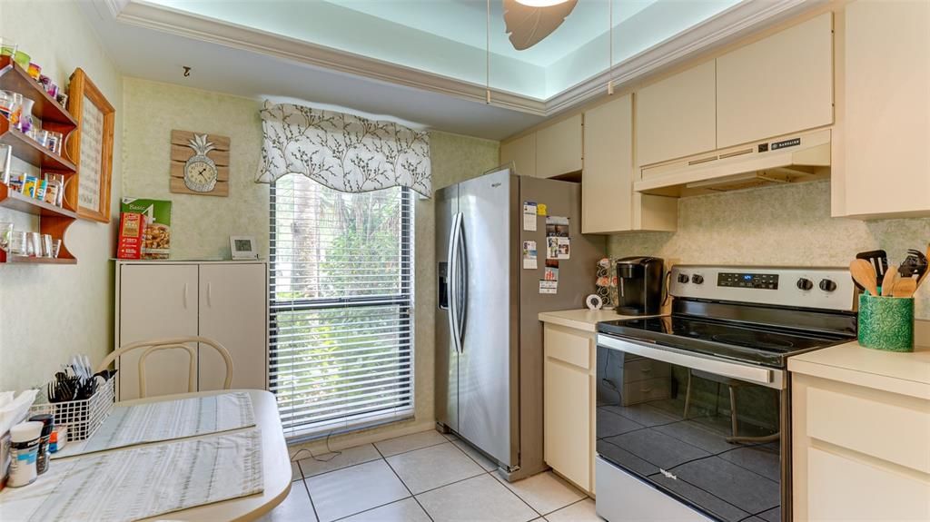 For Sale: $284,900 (2 beds, 2 baths, 1069 Square Feet)