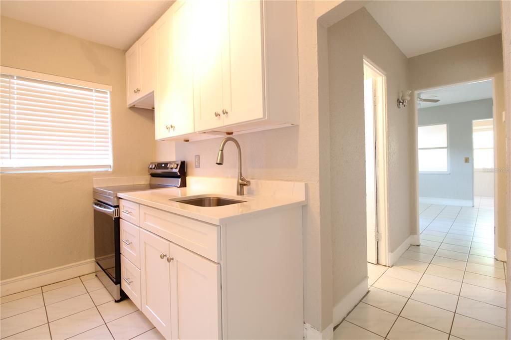 For Rent: $1,545 (1 beds, 1 baths, 723 Square Feet)