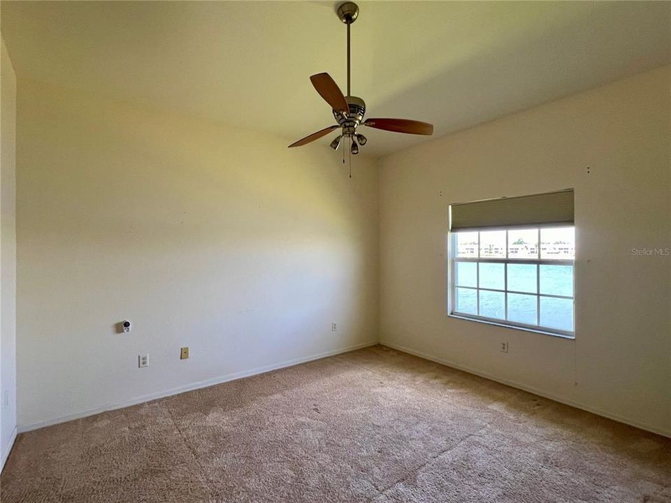 For Sale: $233,900 (2 beds, 2 baths, 1101 Square Feet)