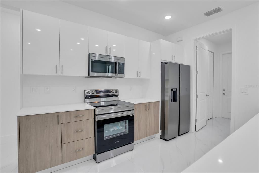 Active With Contract: $425,000 (4 beds, 2 baths, 1943 Square Feet)