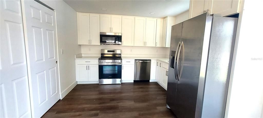 Recently Rented: $2,700 (3 beds, 2 baths, 1092 Square Feet)