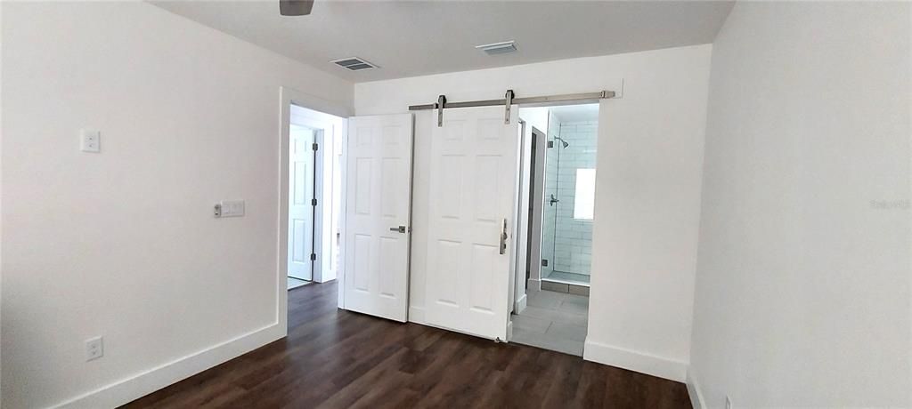Recently Rented: $2,700 (3 beds, 2 baths, 1092 Square Feet)