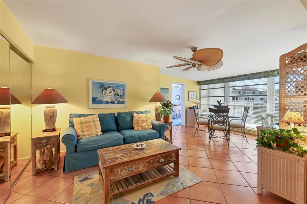 For Sale: $775,000 (2 beds, 2 baths, 1484 Square Feet)