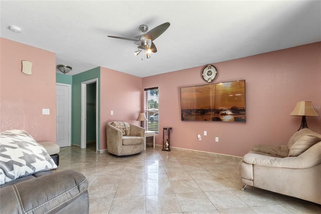 Active With Contract: $459,000 (4 beds, 2 baths, 2287 Square Feet)