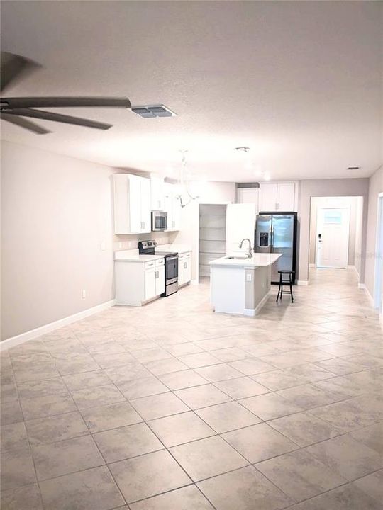 For Sale: $309,000 (2 beds, 2 baths, 1405 Square Feet)