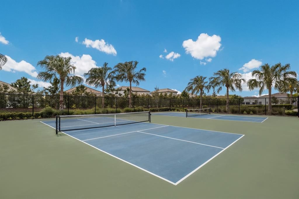 Active With Contract: $850,000 (4 beds, 3 baths, 2333 Square Feet)