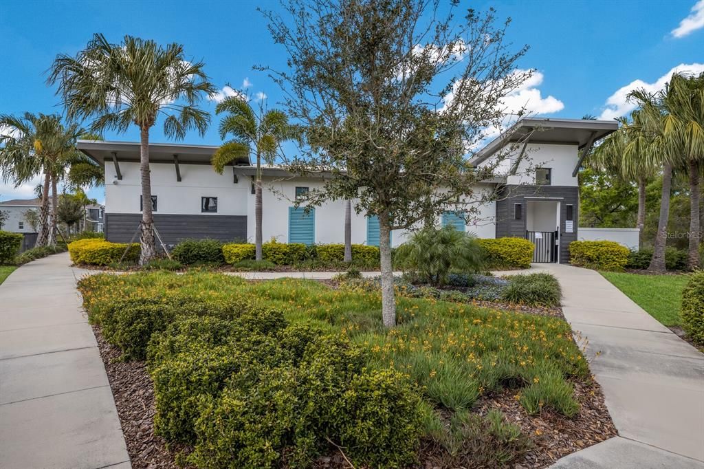 Active With Contract: $850,000 (4 beds, 3 baths, 2333 Square Feet)