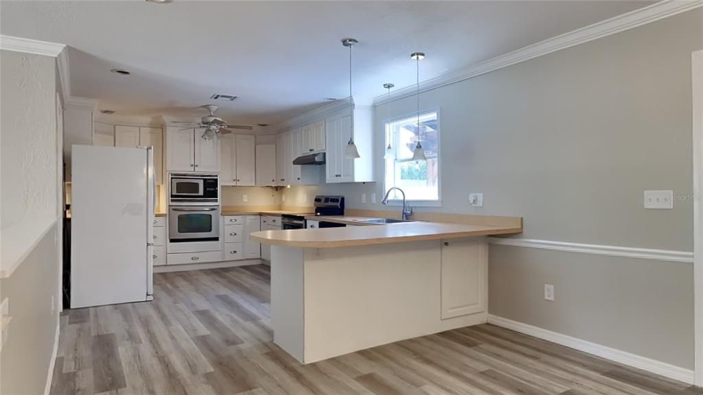 For Sale: $314,900 (3 beds, 2 baths, 1539 Square Feet)
