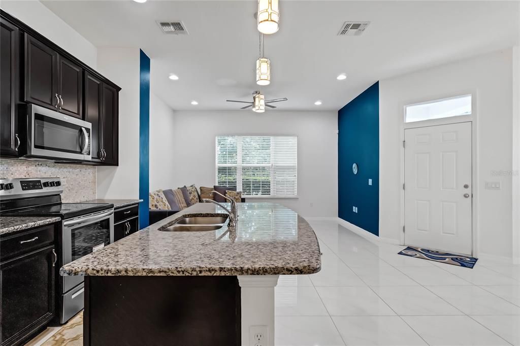 Active With Contract: $565,000 (4 beds, 3 baths, 2184 Square Feet)