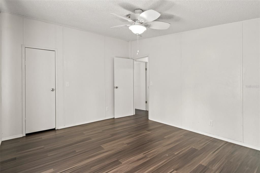 Active With Contract: $278,000 (3 beds, 2 baths, 1800 Square Feet)