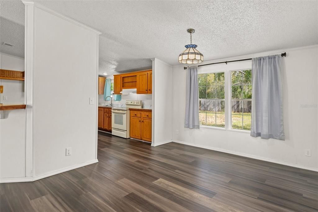 Active With Contract: $278,000 (3 beds, 2 baths, 1800 Square Feet)