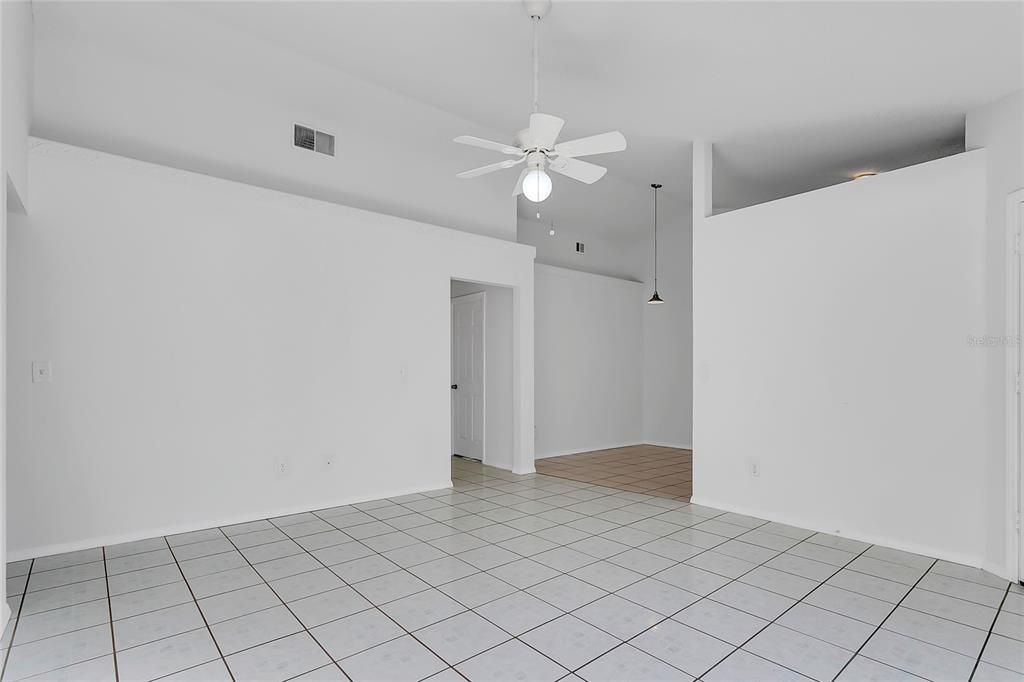 Active With Contract: $2,095 (5 beds, 2 baths, 1600 Square Feet)