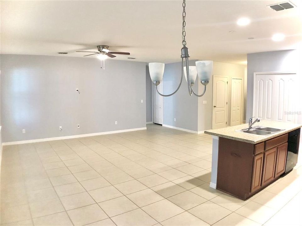 For Sale: $325,500 (3 beds, 2 baths, 1772 Square Feet)